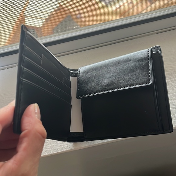 Michael Kors “Cooper” Wallet NEW WITH TAG / Never Worn / Never Used / NWT. - Picture 2 of 5